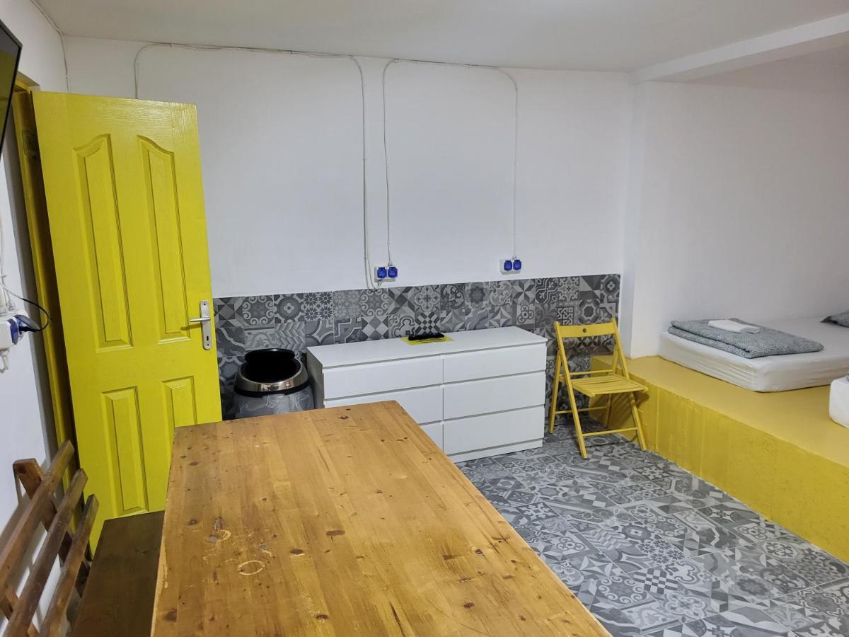 Banat 4 Hostel Bükreş Dış mekan fotoğraf